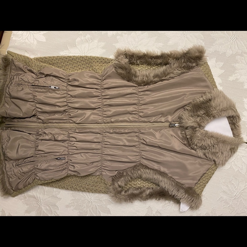 Steinmart Size large reversible vest